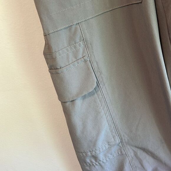 EXCELLENT CONDITION WOMEN’S SIZE 8 ATHLETA TAUPE CHELSEA CARGO PANTS - Picture 4 of 11